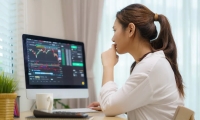 金价疯狂刷屏 逼近850元！“蛇金”“小克重”热销 有卖场“春节不打烊”！国际投行：做多黄金